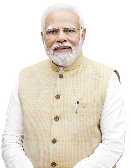 முன்​னாள் பிரதமர் இந்​திரா காந்​தி​யின் மிக நீண்ட, தொடர்ச்​சி​யான பதவிக்​ கால சாதனையை முறியடிக்கிறார்..